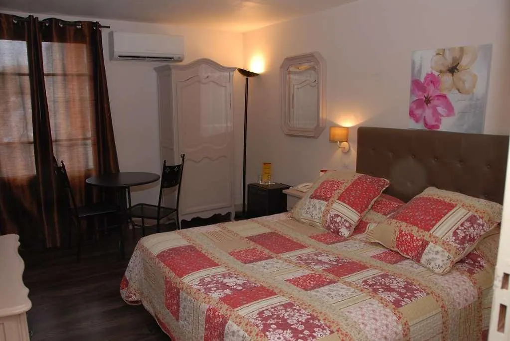 Hotel Ermitage Les Angles  Les Angles (Gard)