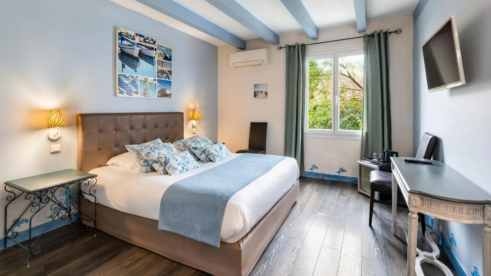 Hotel Ermitage Les Angles  3*, Les Angles (Gard)