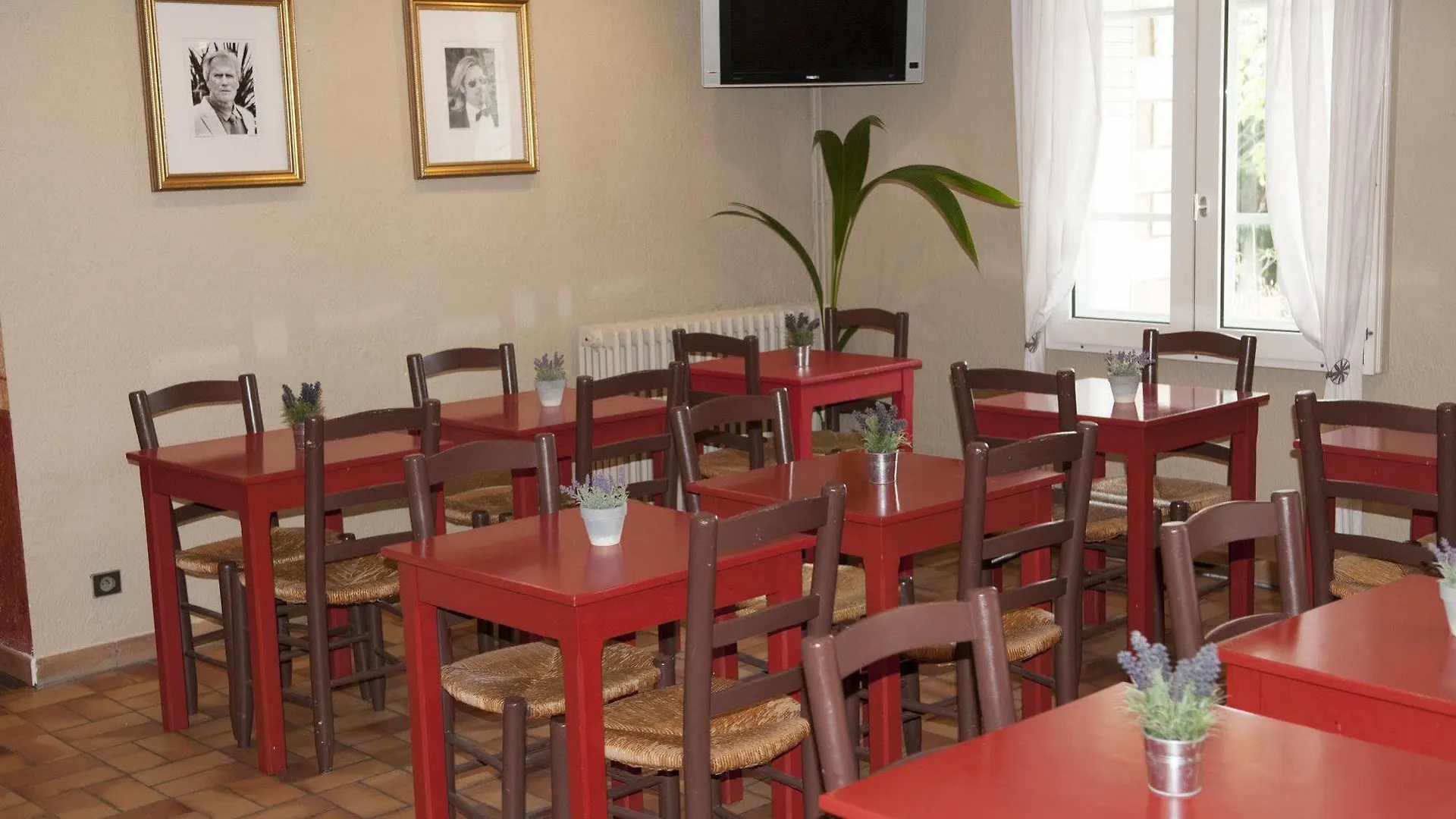 Hotel Ermitage Les Angles   Les Angles (Gard)